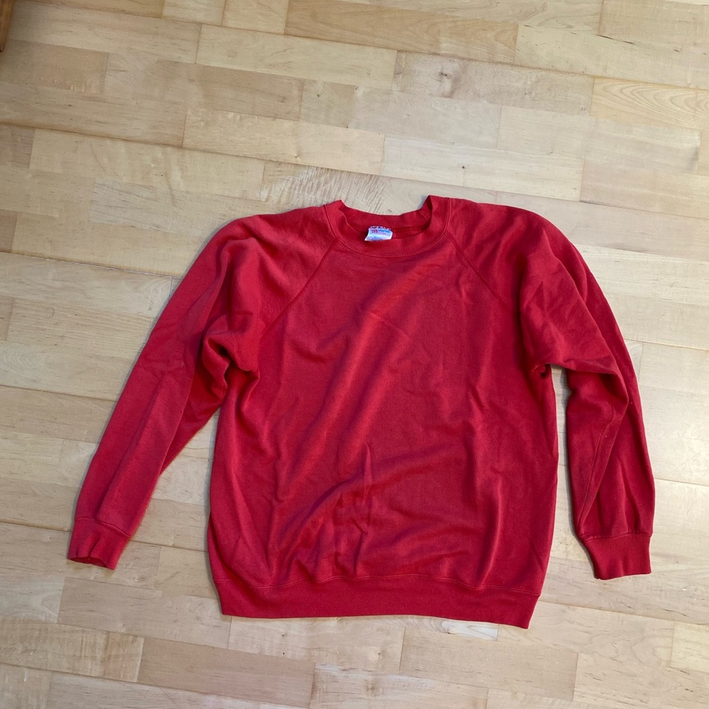 Vintage red crewneck